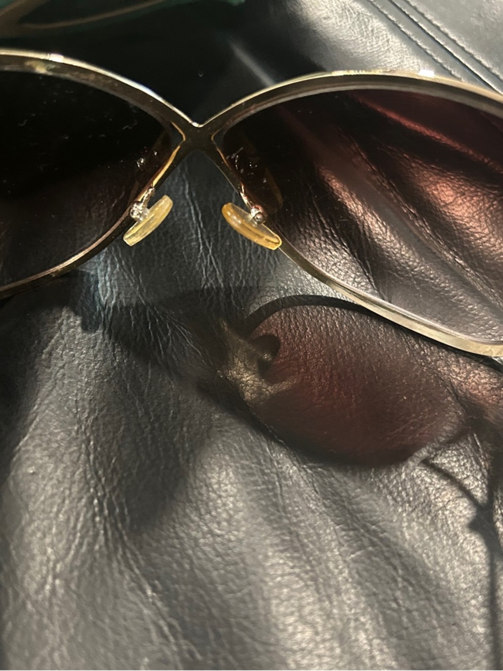 Steve Madden Oversized Brown Gradient Sunglasses with Gold Trim - Picture 6 of 8